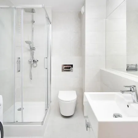 Symphony Square מלון דירות 3*