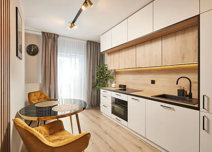 Symphony City Square Aparthotel Lägenhetshotell 3*