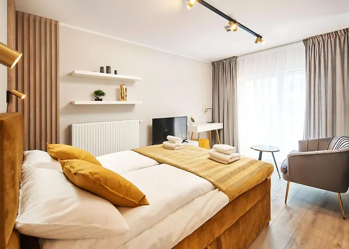 Symphony City Square Aparthotel Lägenhetshotell 3*