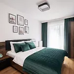 Symphony Square By Ina شقة فندقية