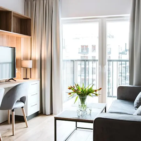 Symphony City Square Aparthotel Lägenhetshotell 3*