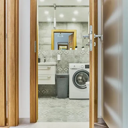 Lägenhetshotell Symphony City Square Aparthotel 3*