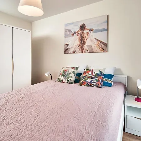 Symphony City Square Aparthotel Lägenhetshotell