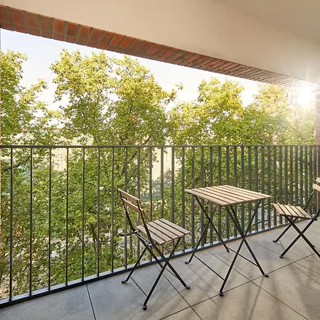 Symphony City Square Aparthotel