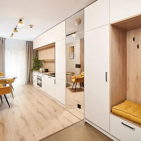 Symphony City Square Aparthotel 3* Wrocław